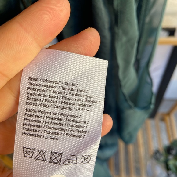 Vero Moda Tops.Size - XS - Picture 6 of 8